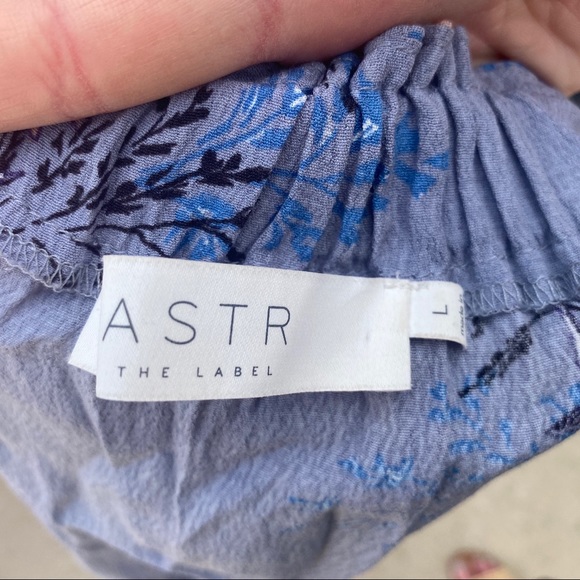 Revolve ASTR Floral Off the shoulder Blouse - Picture 6 of 6